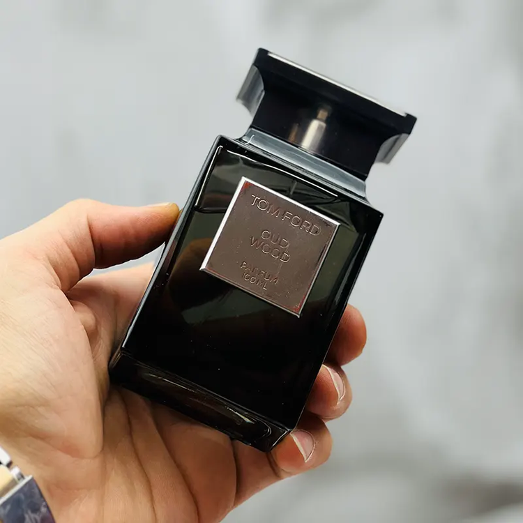 عطر ادکلن تام فورد عود وود پارفوم 100 میل مستر کوالیتی