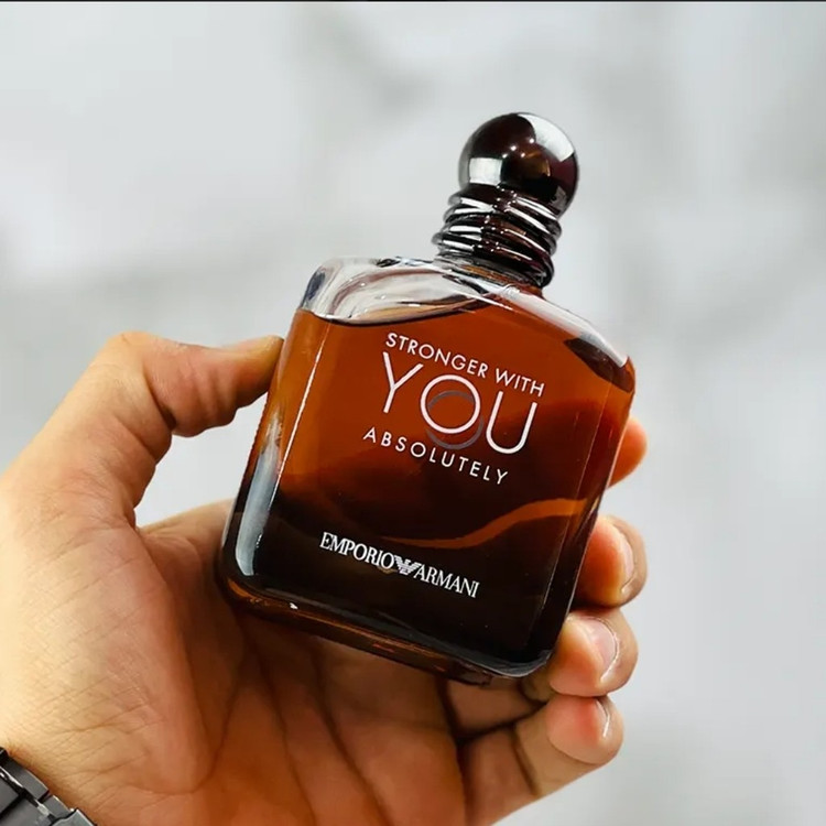 عطر ادکلن جورجیو آرمانی استرانگر ویت یو ابسولوتلی 50 میل دکانتی