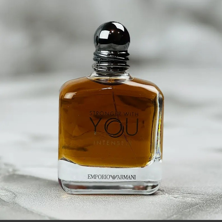 عطر ادکلن جورجیو آرمانی استرانگر ویت یو اینتنسلی 10 میل دکانتی