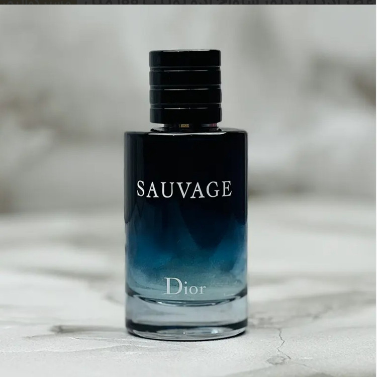 عطر ادکلن دیور ساواج ادو تویلت 100 میل مستر کوالیتی