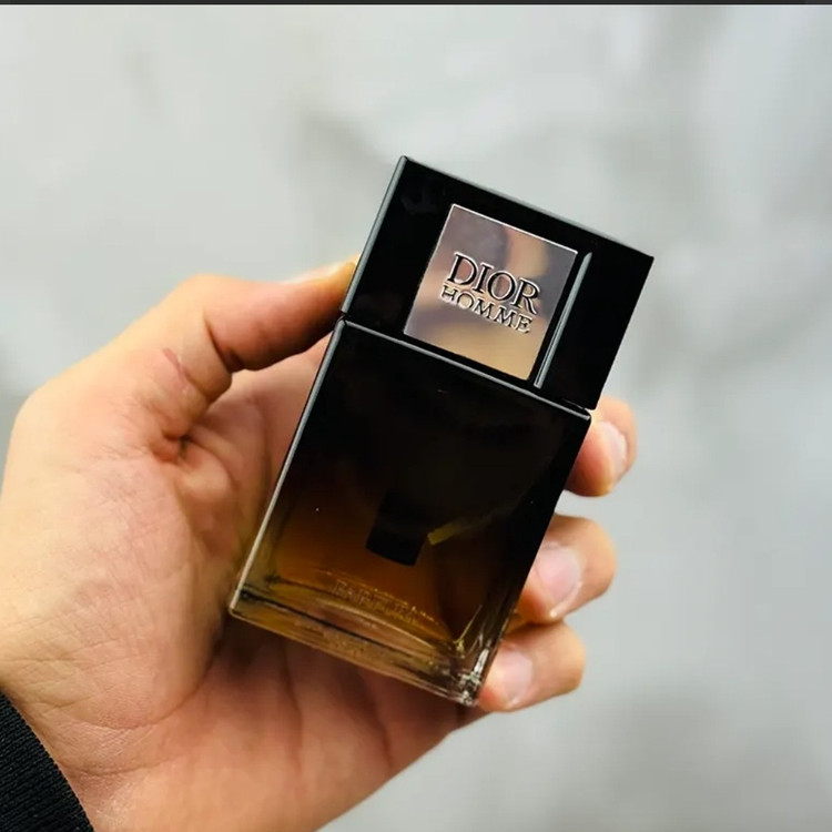 عطر ادکلن دیور هوم پارفوم 2025 حجم 30 میل دکانتی